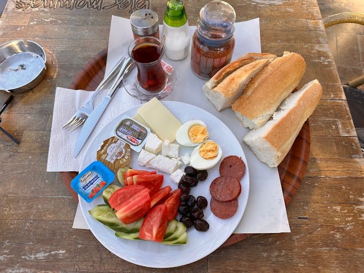 Lezzet Kahvaltı Salonu