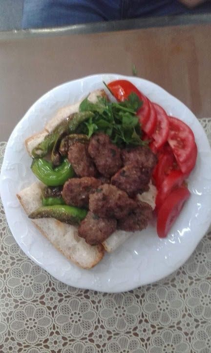 Lezzet Köfte Salonu