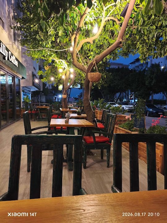 LİLLY CAFE