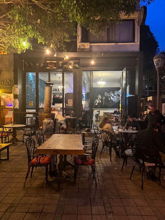 Lily's Pub & Bistro