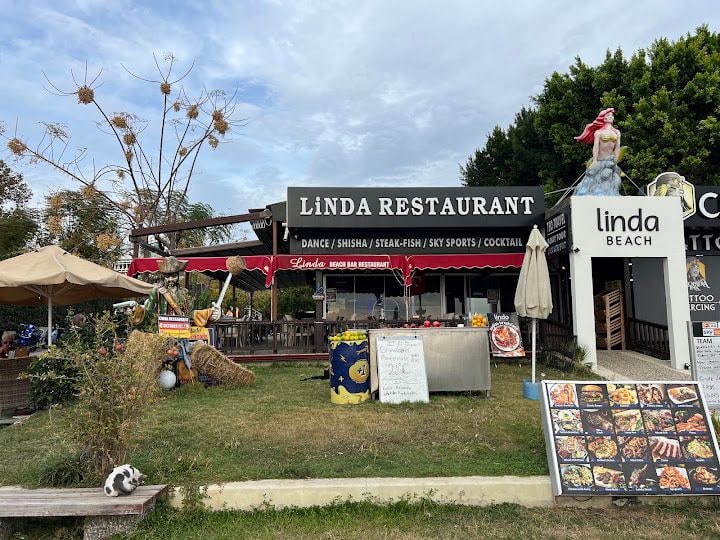 Linda Beach Lounge