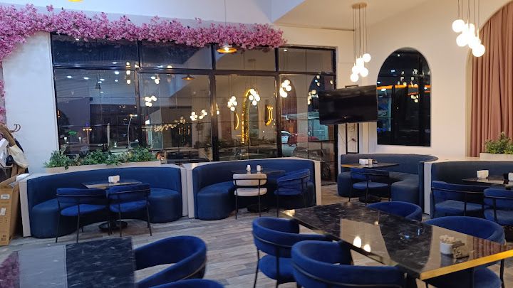 Lucca Cafe Bistro