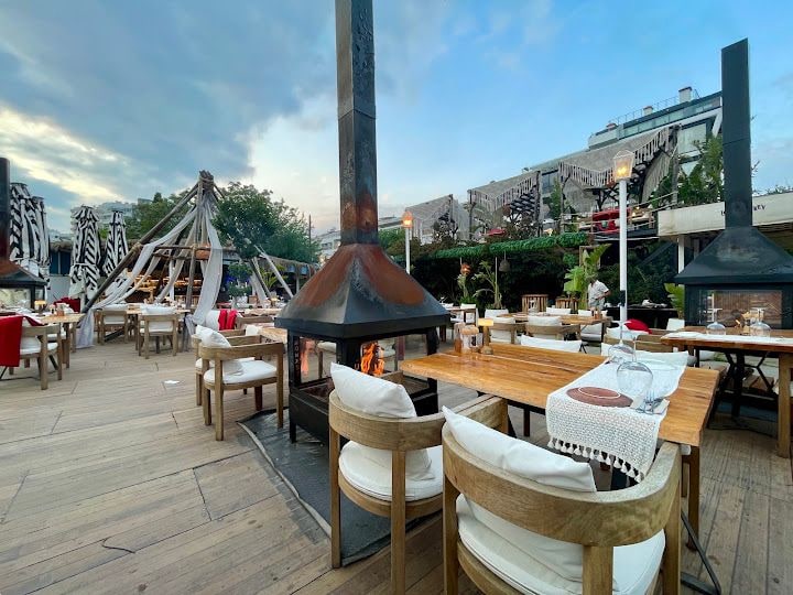 Lucky Monkey restaurant