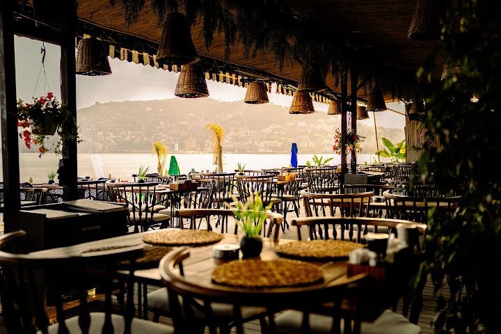 Lui Beach & Lounge