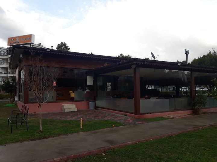 Lumi Cafe & Bistro