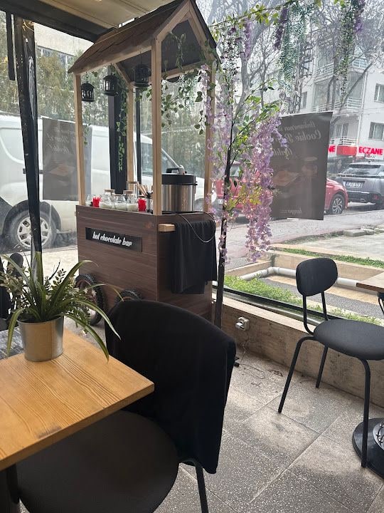 Lungo Espresso & Cookie Bar