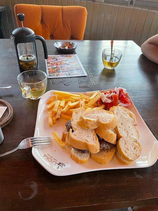 Lycka Cafe Bistro