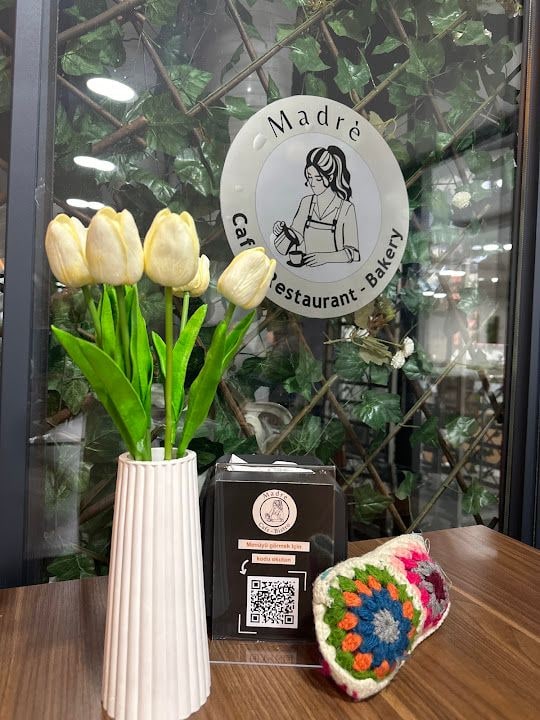 Madre Bistro