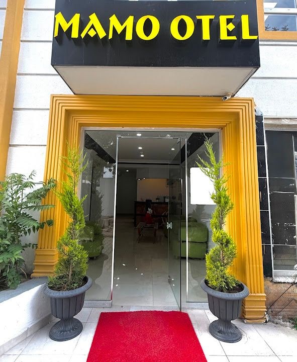 Mamo Restaurant & Cafe
