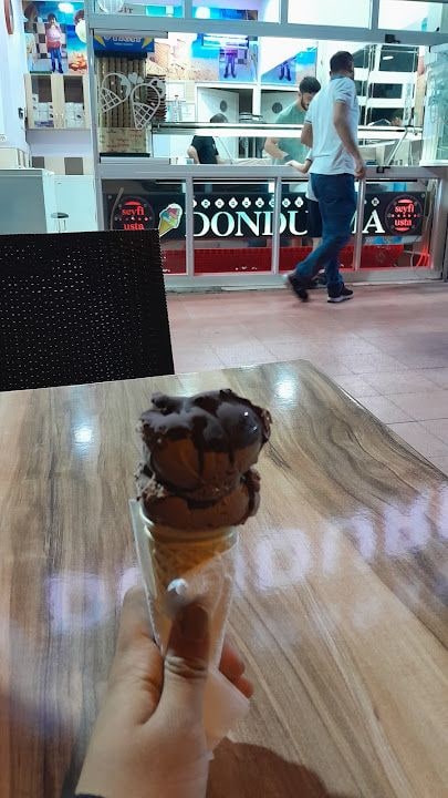 Maraş Dondurmacısı