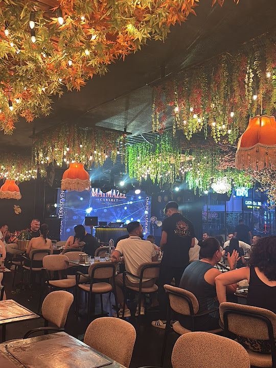 Matmazel Cabaret Yeni Nesil Meyhane
