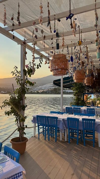 Mavi Yengeç Kaya Restaurant
