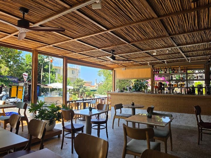 Mavra Gastro Pub