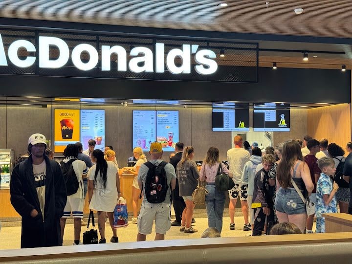 McDonald's Antalya Havalimanı T2 Dış Hatlar Hava