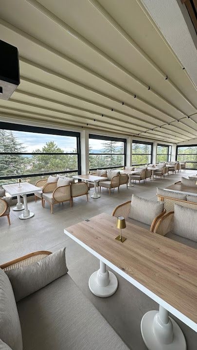 Mek-hann Concept Cafe & Restaurant