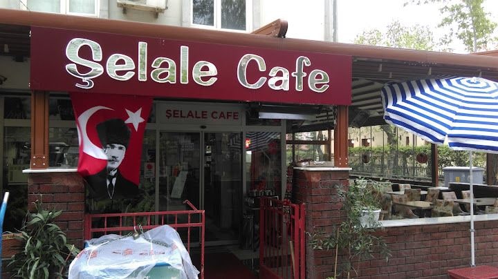 Menemenci Şelale Cafe