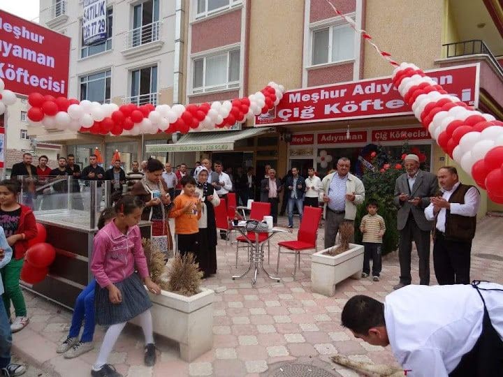 Meşhur Adıyaman Çiğ Köftecisi