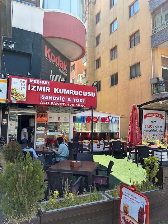 Meşhur İzmir Kumrucusu Tostçu