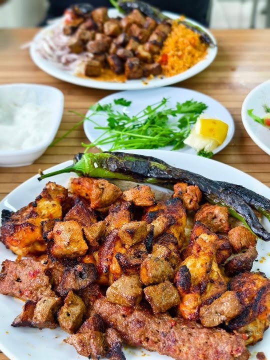 Meşhur Kebapçı Şahin Usta Ciğer Ve Kebap Evi