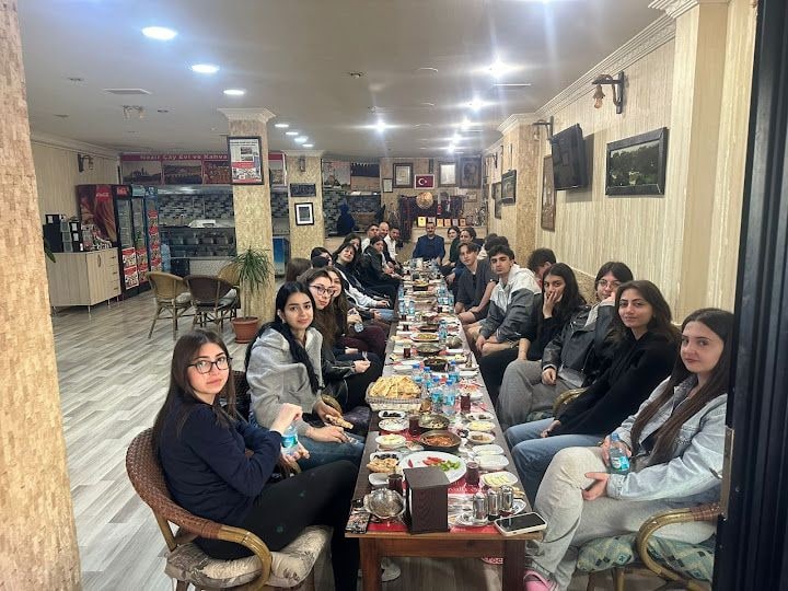 Meşhur Nezir Çay Evi & Kahvaltı Salonu