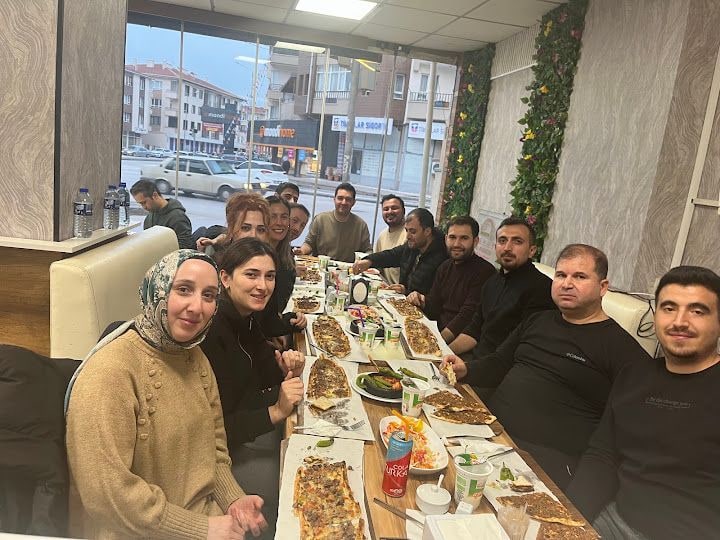 Meşhur Şafak Pidecisi