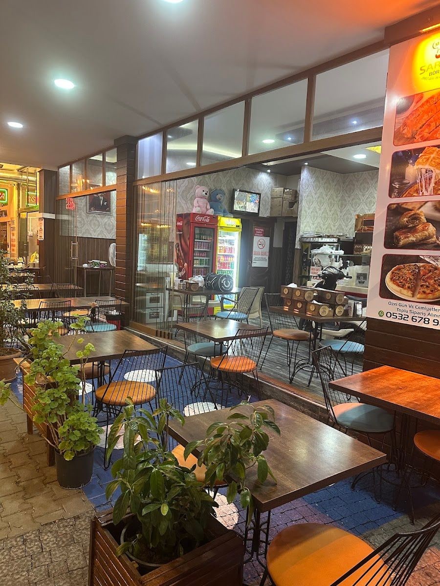 Meşhur Sarıyer Börekçisi Altınoluk