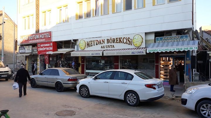 Meydan Börekçisi