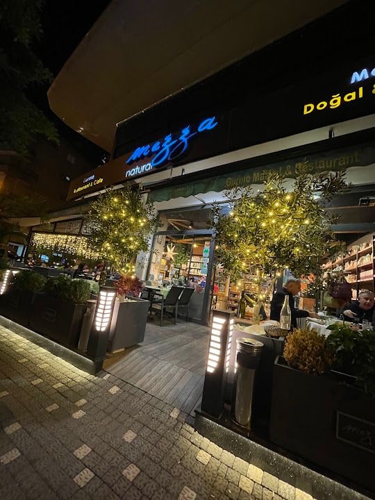 Mezza Gurme, Restoran & Market