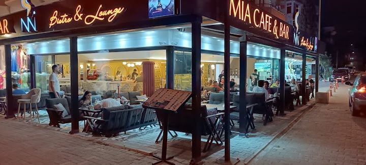 Mia Cafe Bar Bistro Lounge