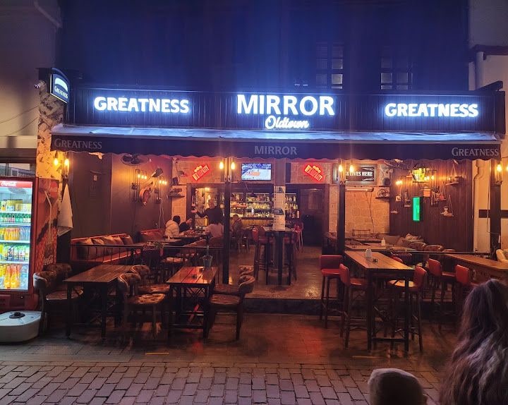 Mirror Gastro & Pub
