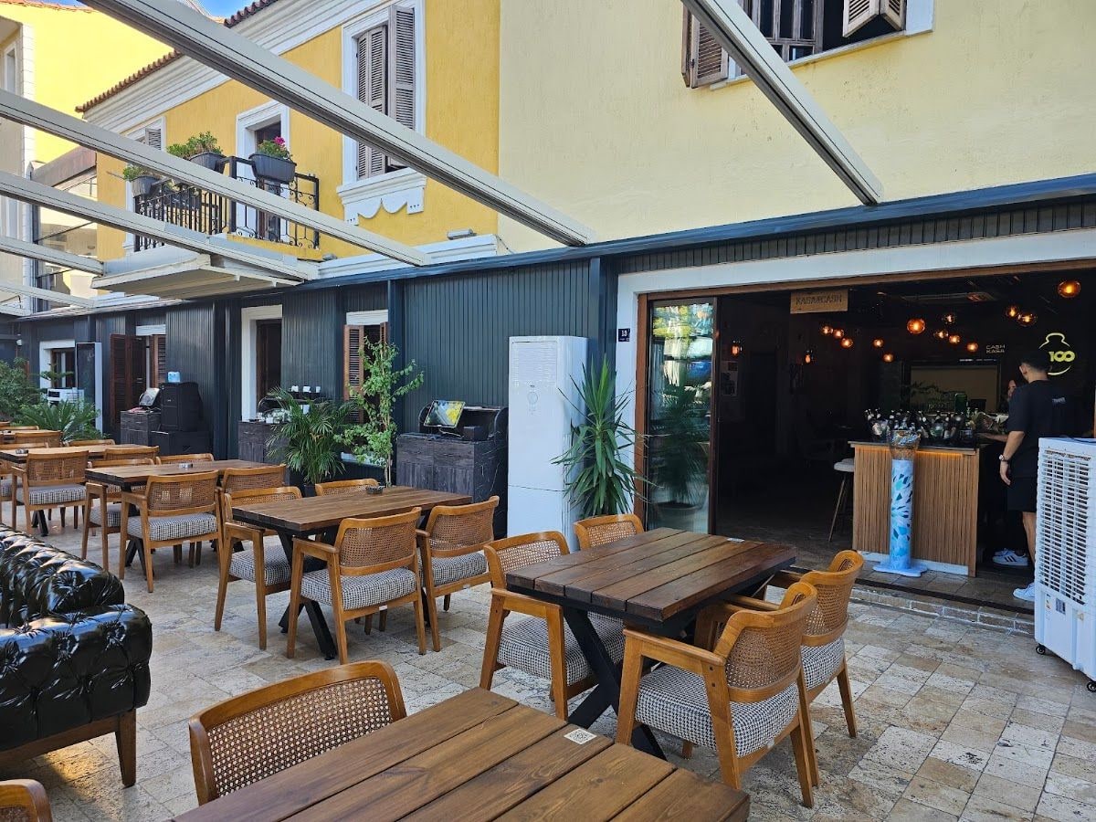 Molly Malone's Kuşadası