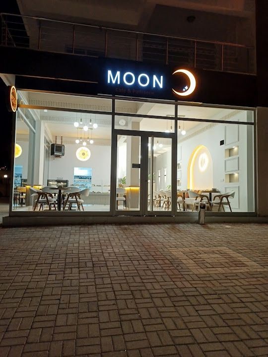 Moon Cafe