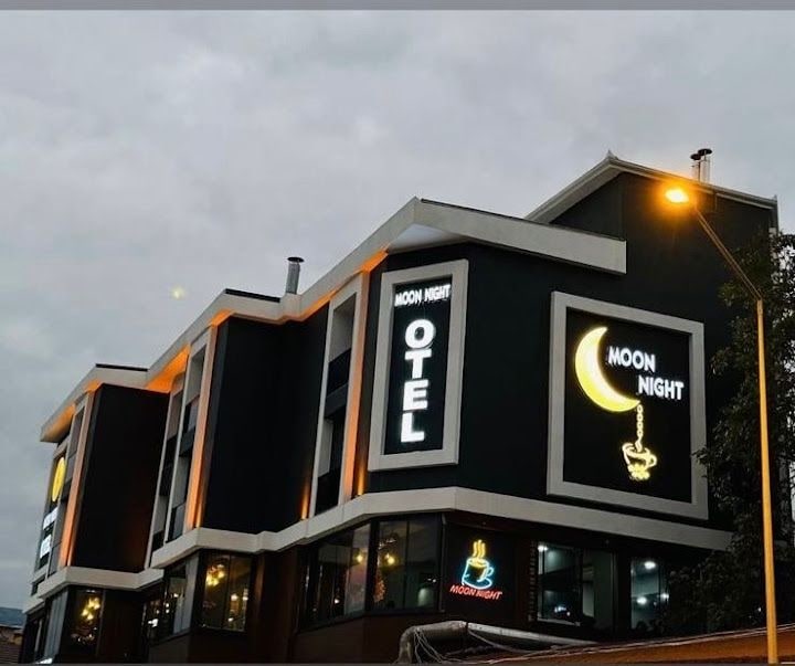 Moon Night Coffee Otel