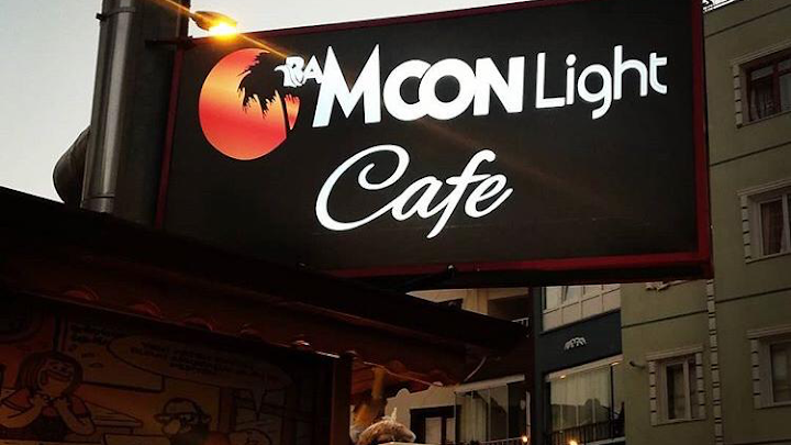 MOONlight Cafe