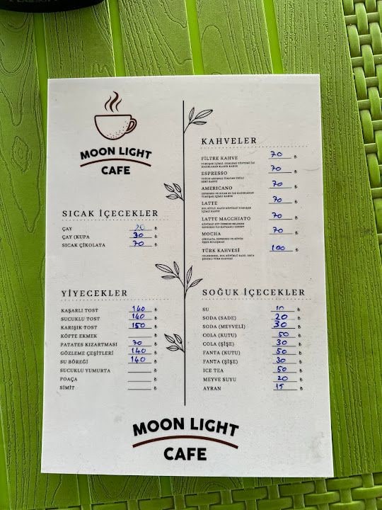 Moonlight cafe