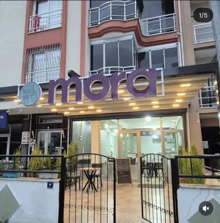 Mora cafe aperatif