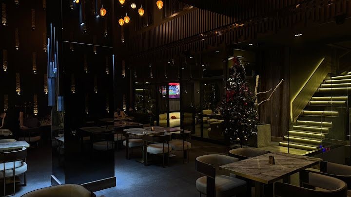 Mr. Wolf Lounge