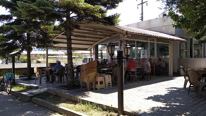 Mücahit'in yeri çay bahçesi