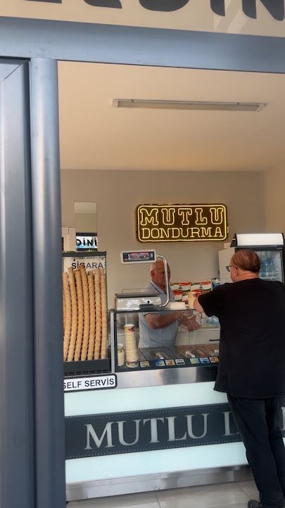 Mutlu Dondurma