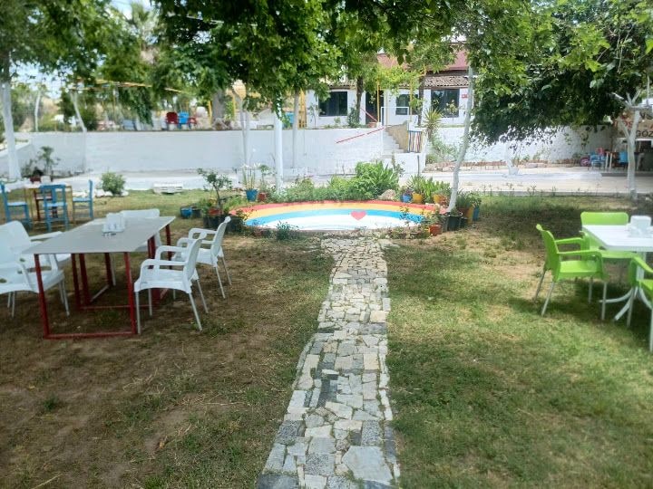 Mutlu Dutlu Bahçe Kahvaltı Gözleme