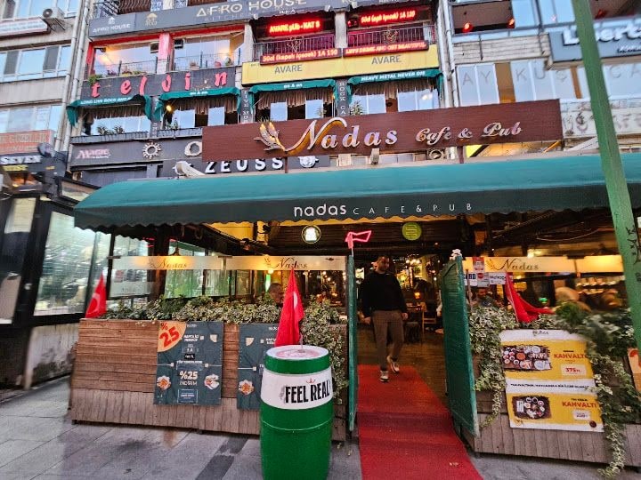 Nadas pub