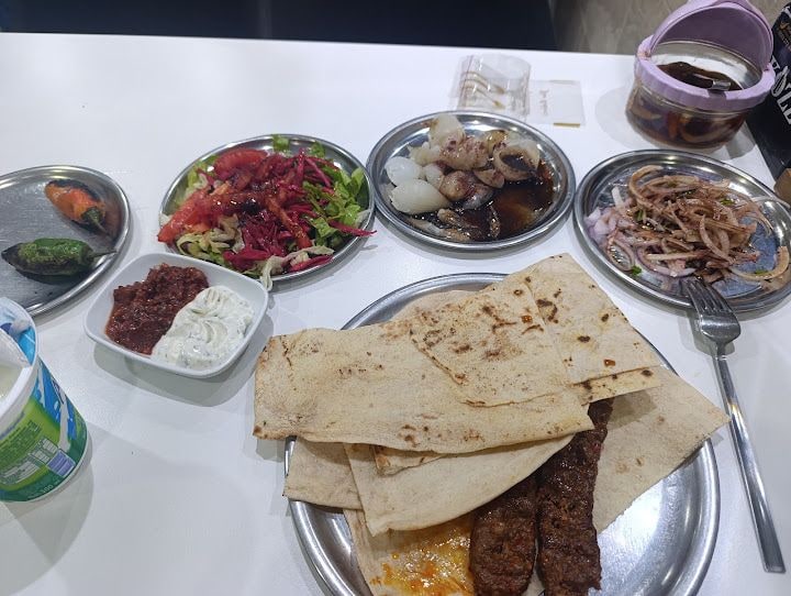 Nazilli Közz Kebap Salonu