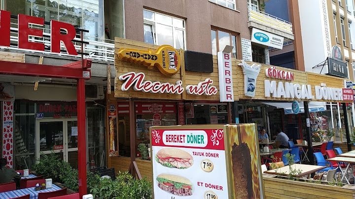Necmi Babanın Meyhanesi
