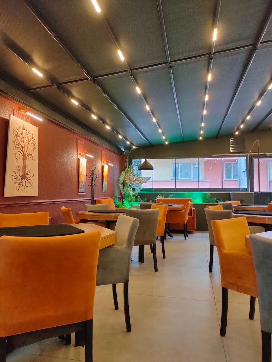 Neffis Garden Cafe