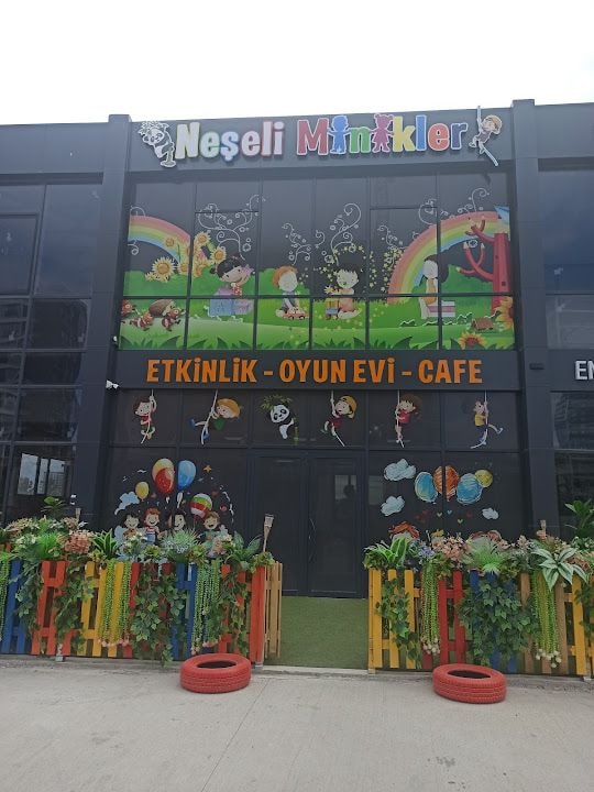 NEŞELİ MİNİKLER OYUN EVİ