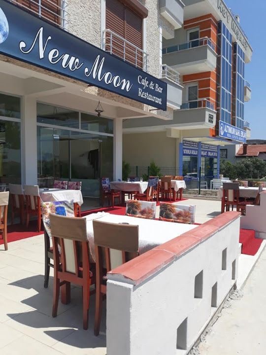 NEW MOON CAFE BAR RESTAURANT