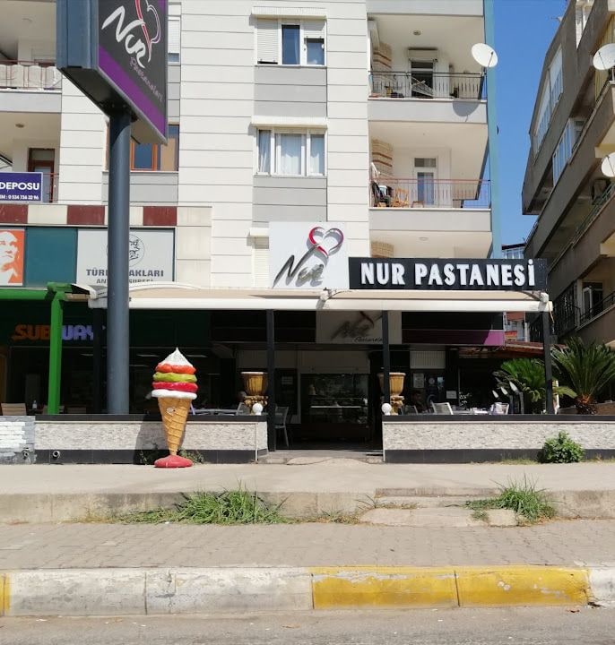 Nur Pastaneleri