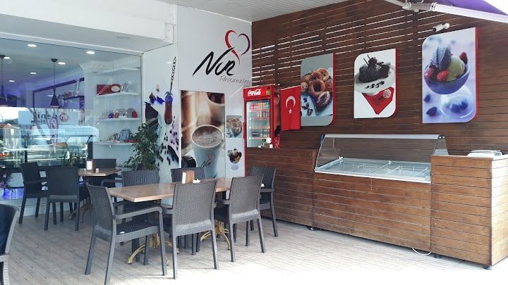 Nur Pastaneleri