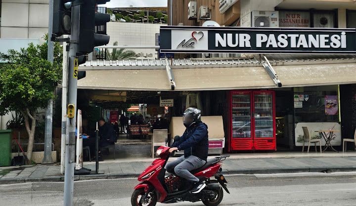 Nur Pastaneleri
