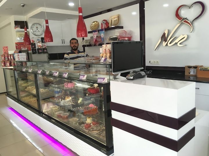 Nur Pastaneleri Ünsal Şubesi
